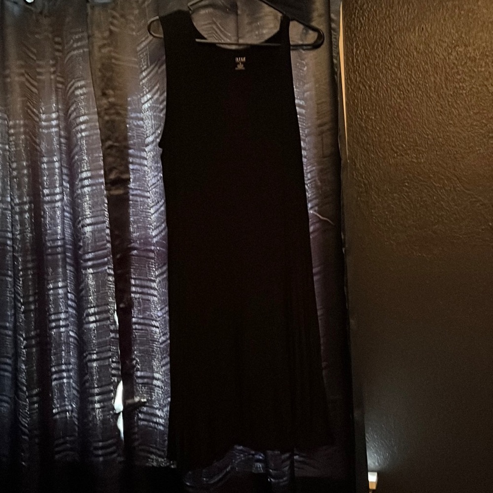 Ana XL black v-neck midi dress. No sleeves